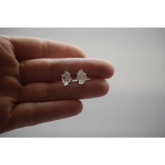 Large 4 carat Raw Quartz Earrings Rough Diamond Earring Natural Diamond … - Picture 4 of 9